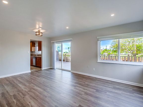 2nd image of 4682-4692 W Point Loma Blvd #4686-1/2