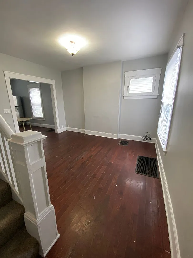 26-28 E Woodrow Ave — Photo 4