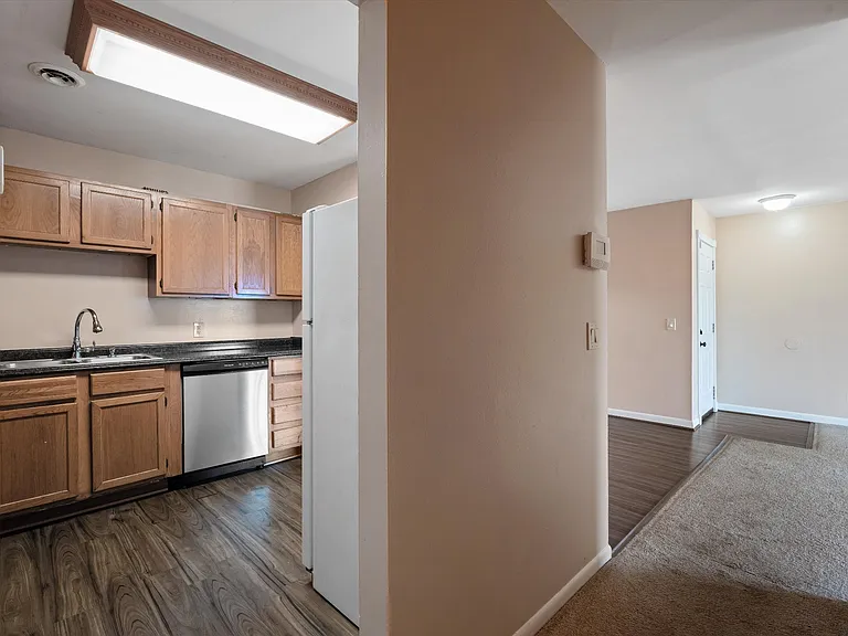 555 N Dupont Ave #C73 — Photo 8