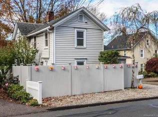 115 E Ridge Rd, Ridgefield, CT 06877