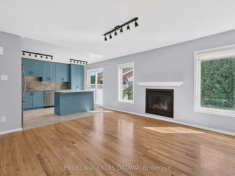 2123 Esprit Dr — Photo 12