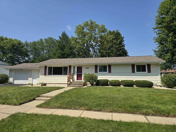 109 8th St, Waunakee, WI 53597