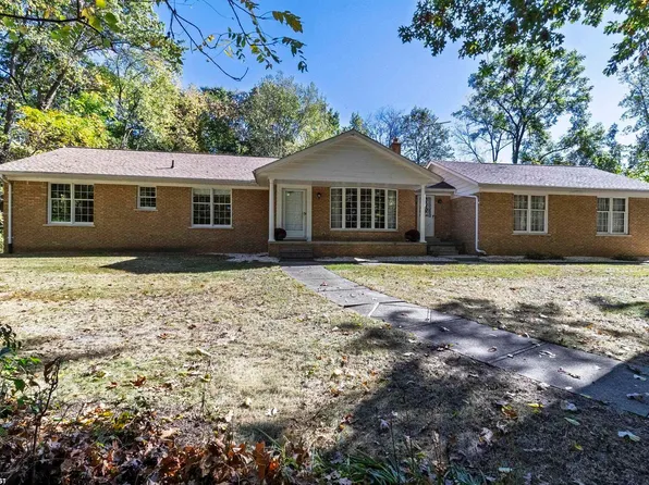 2285 E Gunn Rd, Rochester, MI 48306