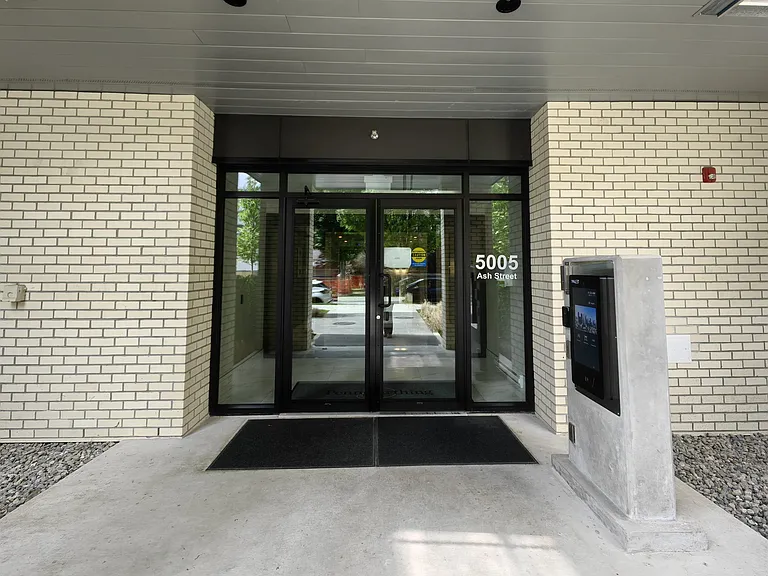 5005 Ash St #204 — Photo 4