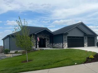 3911 Travers Cir, Manhattan, KS 66503