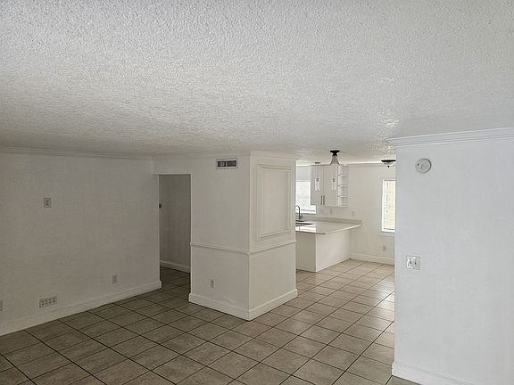 3rd image of 7210 N Manhattan Ave APT 1612