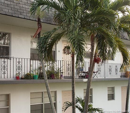 2nd image of 2134 Lincoln St APT 20