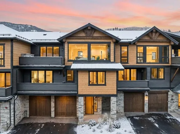 200 Goldfinch Ln #1B, Avon, CO 81620