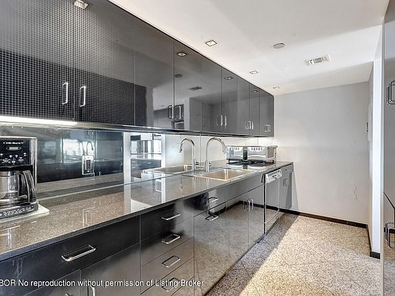 4th image of 525 S Flagler Dr #12CD