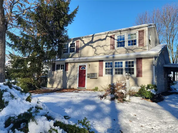 106 11th Avenue, Huntington Station, NY 11746