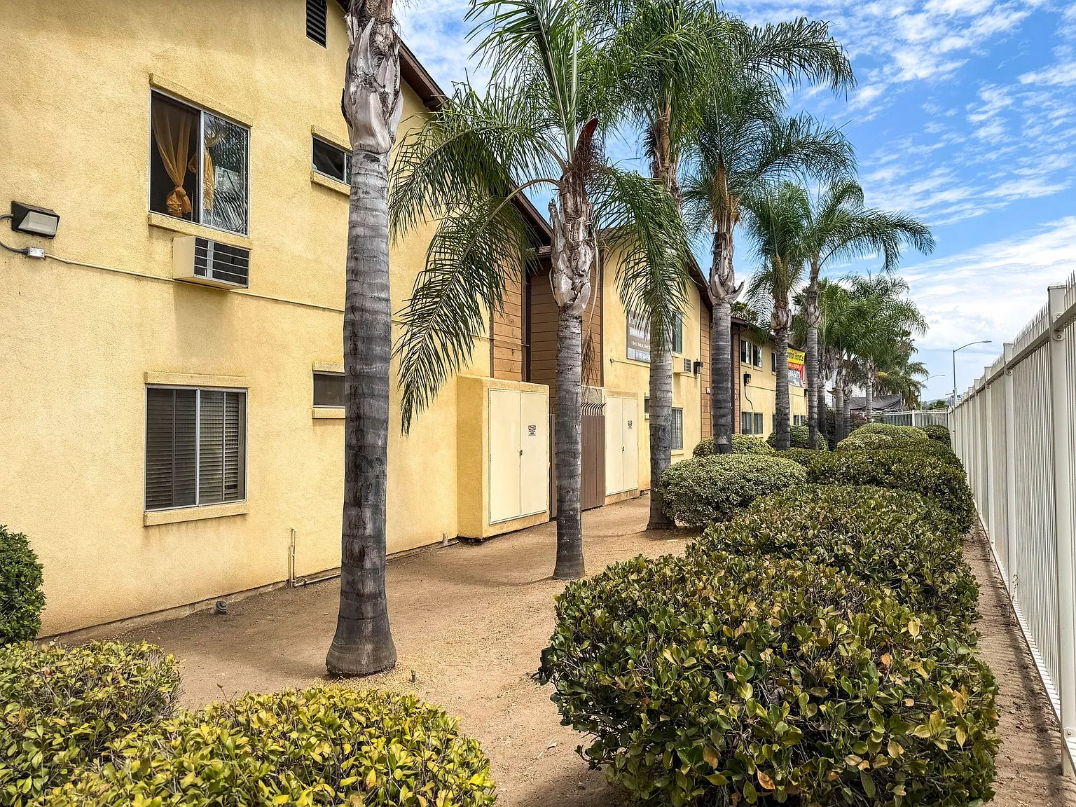 Imperial Terrace — Photo 4