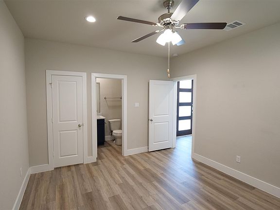 5th image of 9004 Lonestar Creekbend Ln