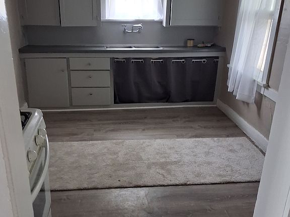 3rd image of 510 W 10th Ave