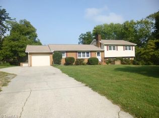 4602 Ramblewood Dr, Greensboro, NC 27406