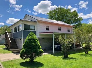 227 4th St, Spencer, WV 25276