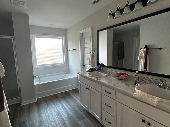 4th image of 80 Renwick Loop