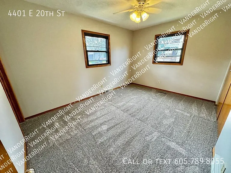 4401 E 20th St — Photo 10