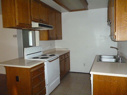 5th image of 1180 Kenwood Ave APT 2
