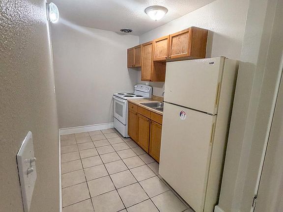 3rd image of 1393 Jamaica St APT 6