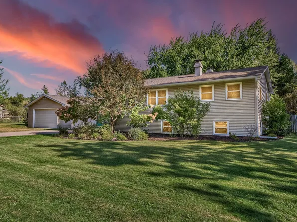 131 Quality Ave S, Lakeland, MN 55043