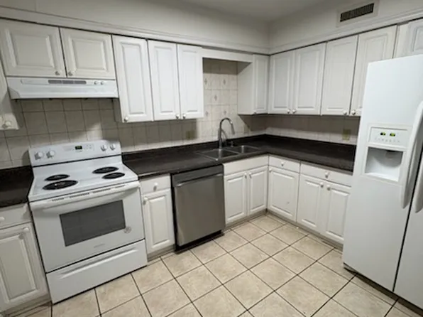 400 Sunrise Dr APT 10, Belleville, IL 62220