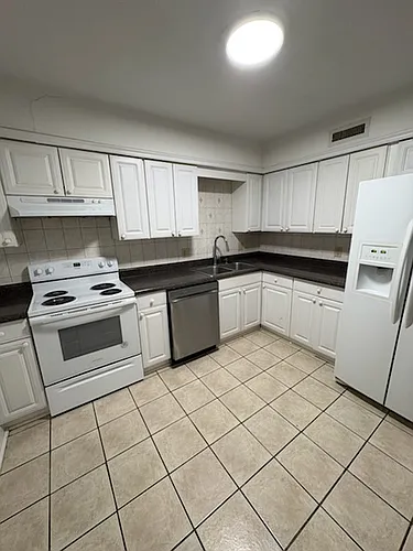 400 Sunrise Dr #10 Photo 1