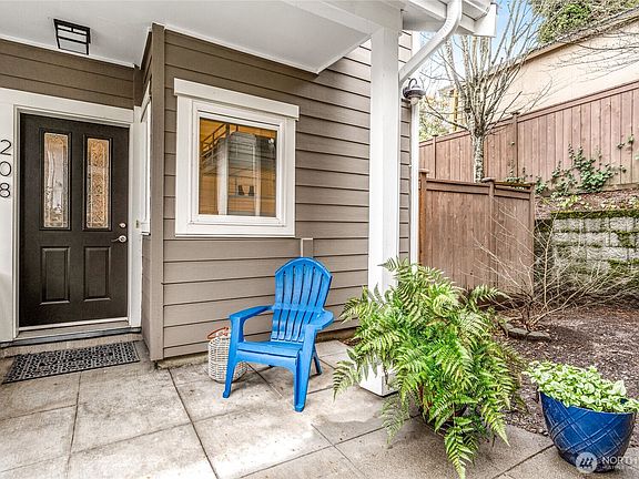 2nd image of 7322 Rainier Avenue S #208