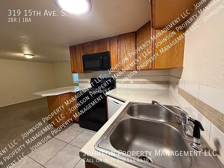 319 15th Ave S #3 — Photo 2
