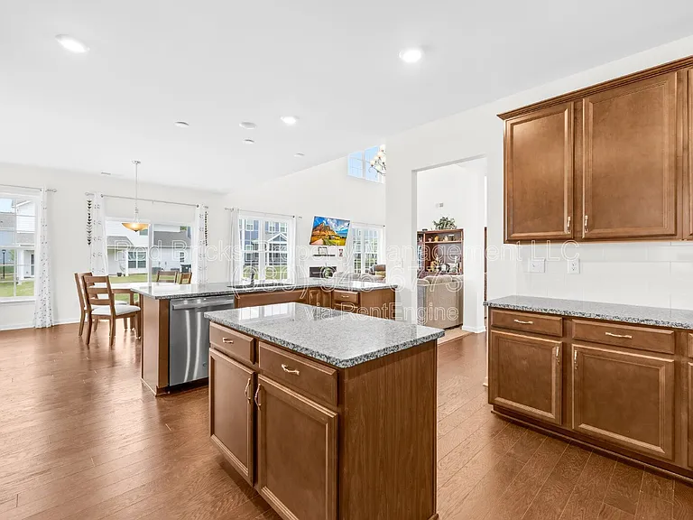 14917 Baldridge Dr — Photo 18
