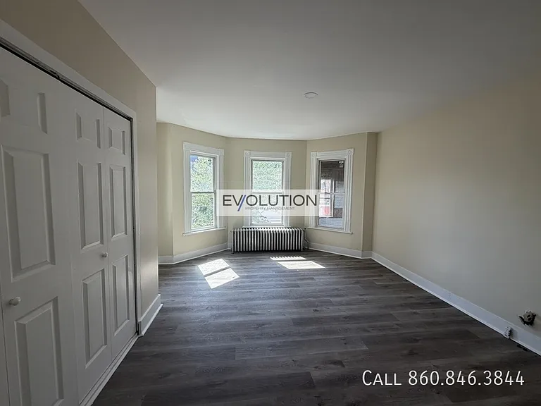 228-230 Franklin Ave #2 — Photo 7