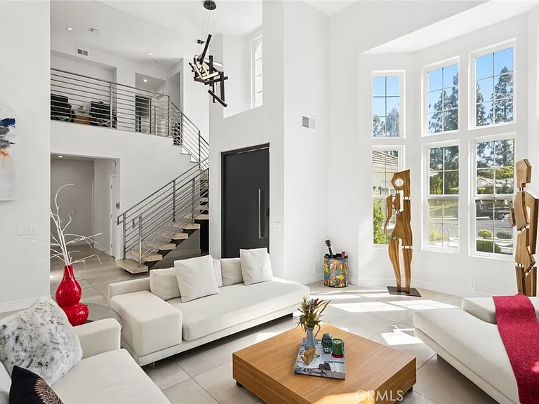 3 Bridgeport Rd — Photo 4