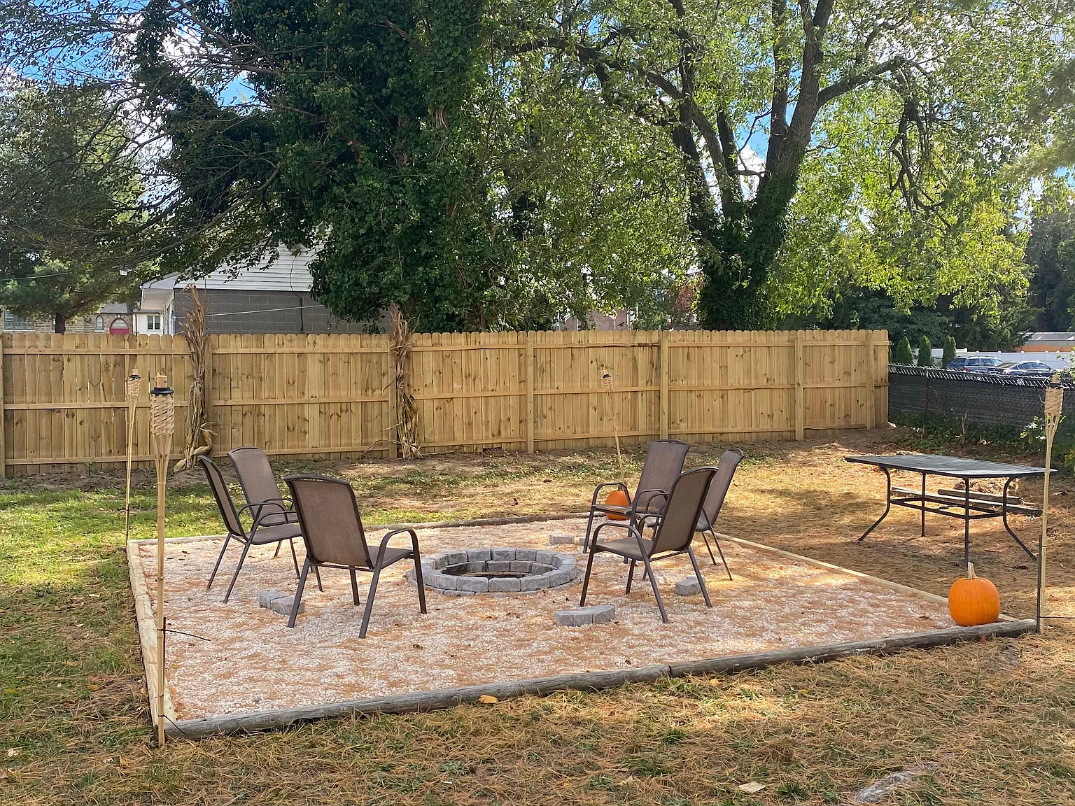 3 bed, 2.0 bath, 1350 sqft, $2,450 — Photo 3