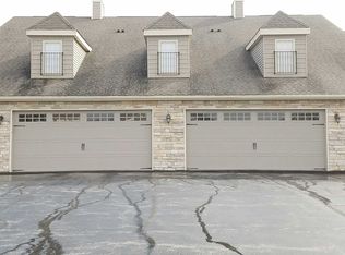 927 Arvle Cir, Sycamore, IL 60178