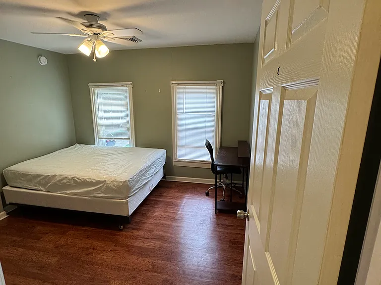 60 Conklin Ave #2 — Photo 32