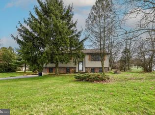 121 Main St, Mertztown, PA 19539