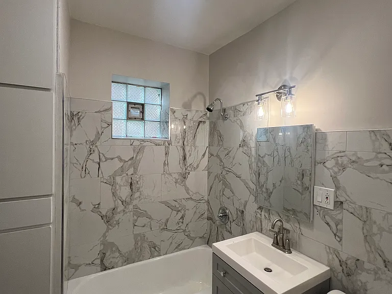 5017 N Sawyer Ave #1 — Photo 5