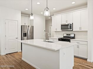 9828 N Solstice Ave, Tucson, AZ 85743