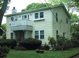 41 Raynor Rd, Southampton, NY 11968