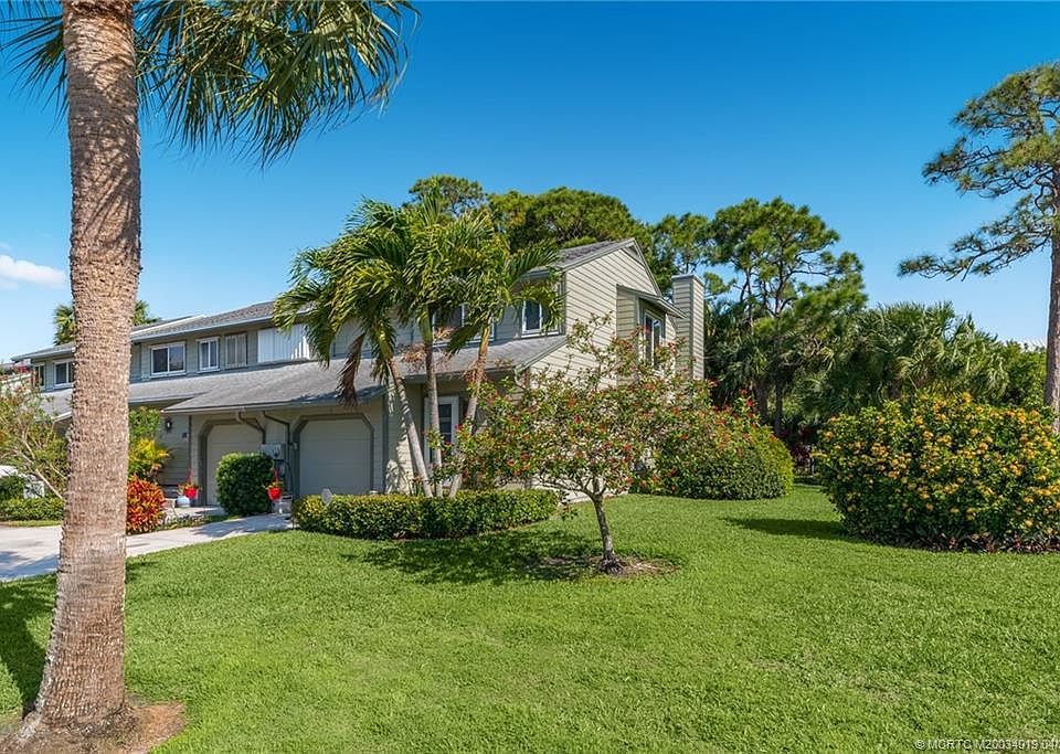 1st image of 697 NE Wax Myrtle Way