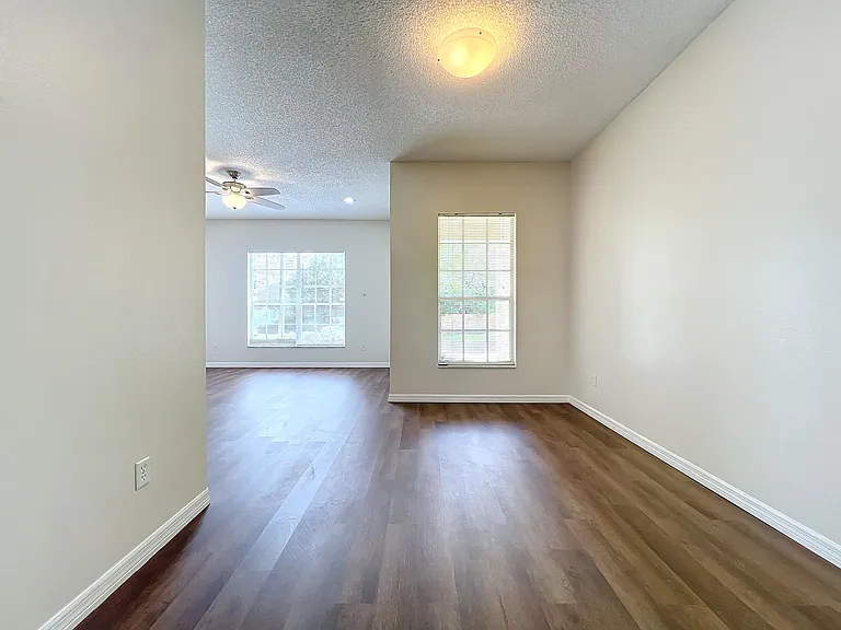 4214 Pacifica Dr — Photo 4