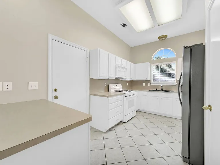 7063 Gentle Breeze Dr — Photo 8