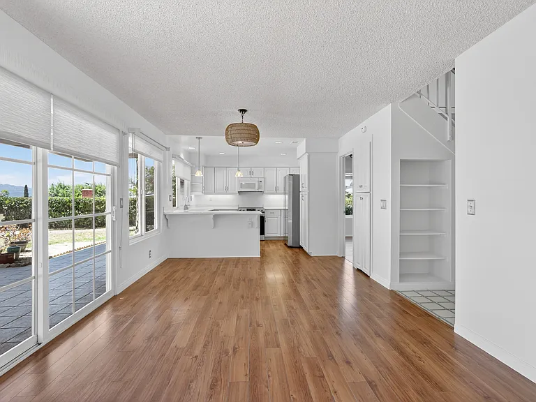 1248 Calle De Oro — Photo 8