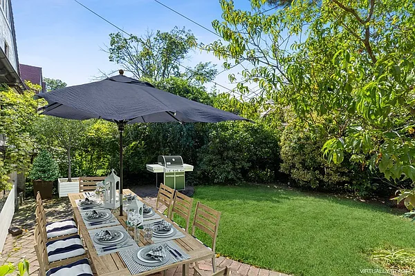 Sold by Corcoran | media 14