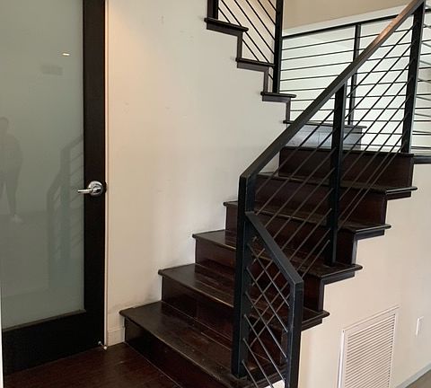 3rd image of 760 Washington Blvd #Townhouse 4