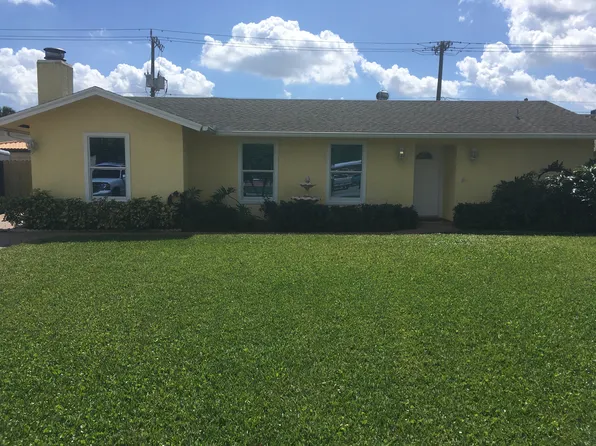 2932 Alice Dr, Palm Springs, FL 33461