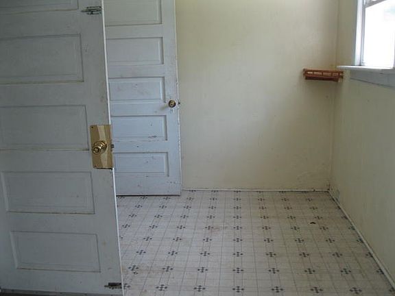 4th image of 1722 Staunton Ave NW