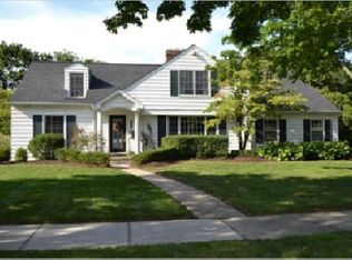 3684 Roland Dr, Bloomfield Hills, MI 48301