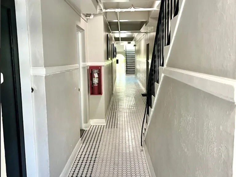Scarsdale — Photo 18
