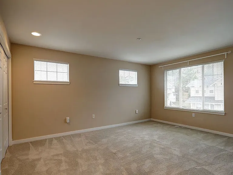 1601 NE Katsura St #203 — Photo 14