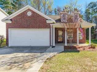 689 Lynville Ln, Rock Hill, SC